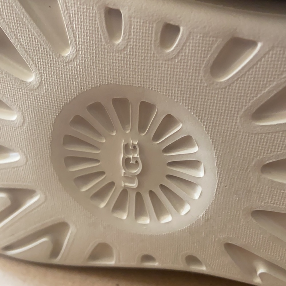 UGG boots - Picture 6 of 13